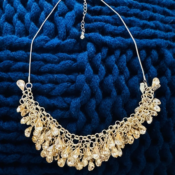 Gorgeous necklace all stoned up and ready to go. Stunning and simple - Picture 4 of 7